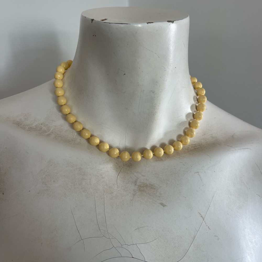 Source Unknown Soft Yellow Bead Necklace